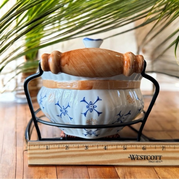 Temp-tations Presentable Ovenware Covered Casserole Dish with Stand - Picture 10 of 13